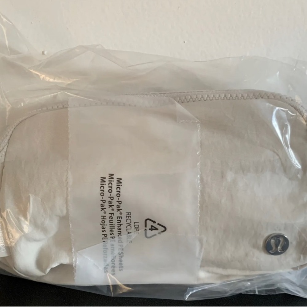 New Lululemon Everywhere Belt Bag White Opal - New With Tags